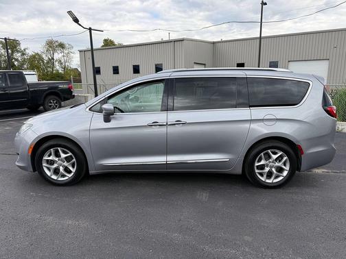 2018 Chrysler Pacifica Touring-L Plus