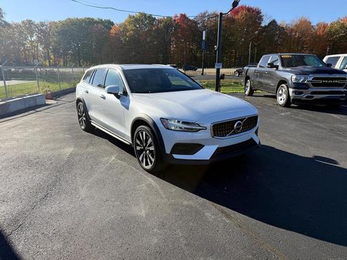 2020 Volvo V60 Cross Country T5
