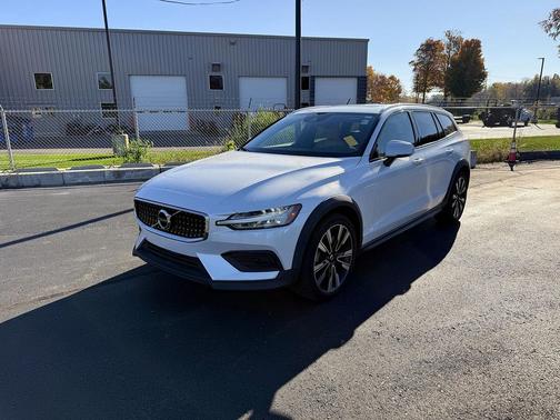 2020 Volvo V60 Cross Country T5