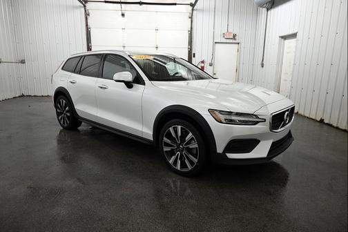 2020 Volvo V60 Cross Country T5