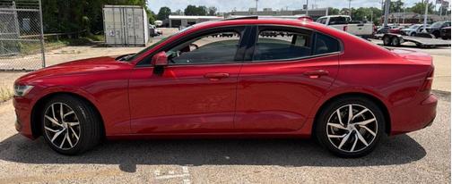Fusion Red 2020 Volvo S60 T6 Momentum