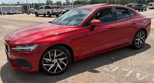 Fusion Red 2020 Volvo S60 T6 Momentum