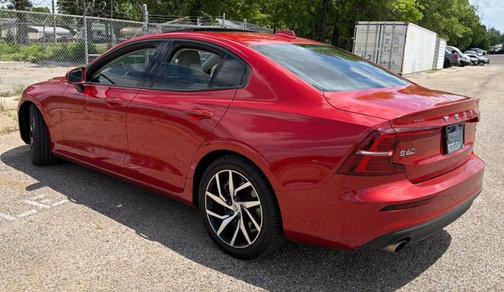 Fusion Red 2020 Volvo S60 T6 Momentum