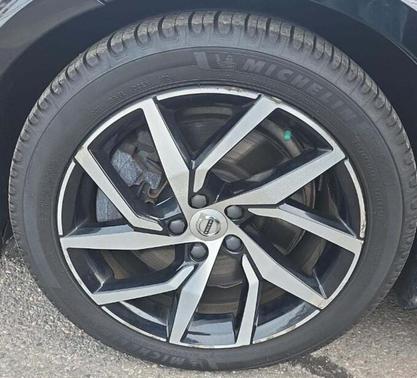 2020 Volvo S60 T6 Momentum