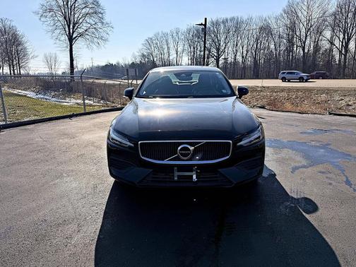 2020 Volvo S60 T6 Momentum