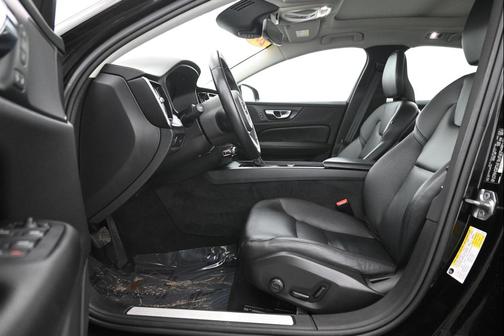 2020 Volvo S60 T6 Momentum
