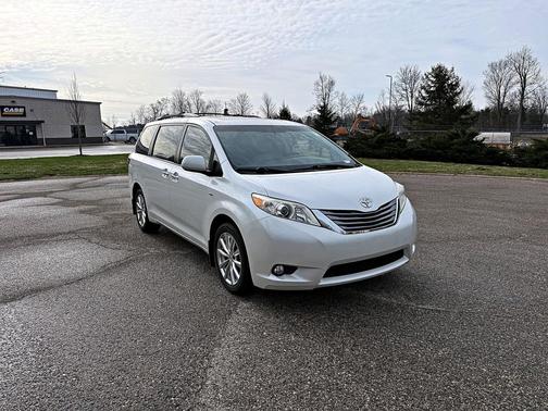 2016 Toyota Sienna XLE