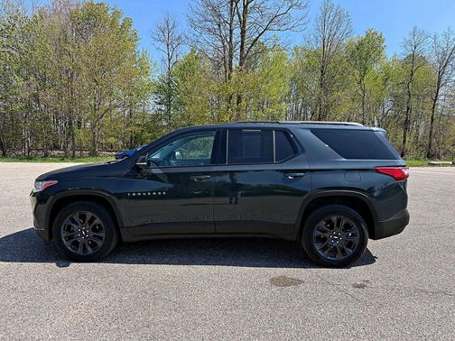 Graphite Metallic 2020 Chevrolet Traverse RS