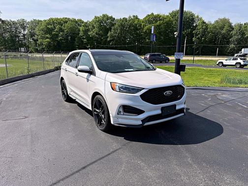 White Platinum Tri-Coat 2019 Ford Edge ST