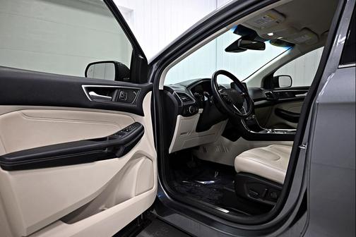 Carbonized Gray Metallic 2022 Ford Edge Titanium
