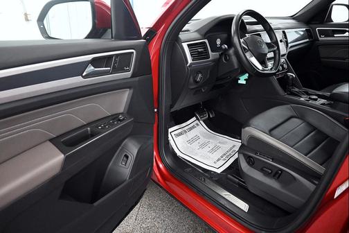 2022 Volkswagen Atlas Cross Sport 3.6L V6 SEL Premium R-Line