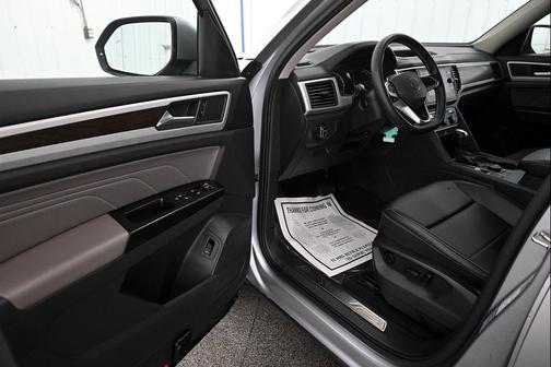 2021 Volkswagen Atlas 3.6L SE w/Technology