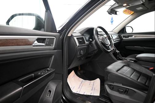 2018 Volkswagen Atlas 3.6L SEL Premium