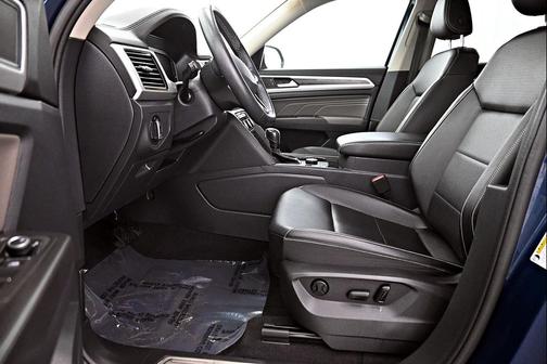 2022 Volkswagen Atlas 3.6L SE w/Technology