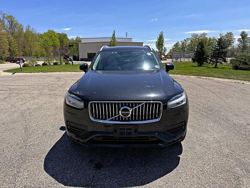 Onyx Black 2021 Volvo XC90 T6 Momentum