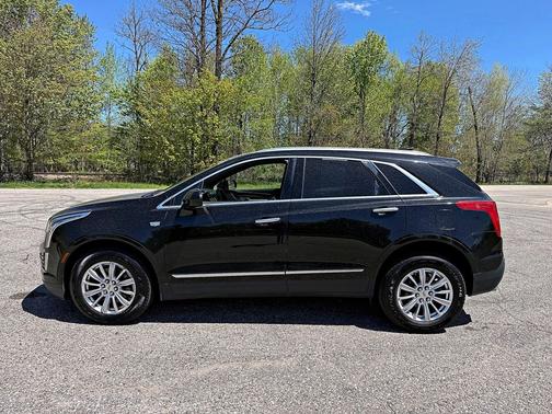 Stellar Black 2018 Cadillac XT5 Base