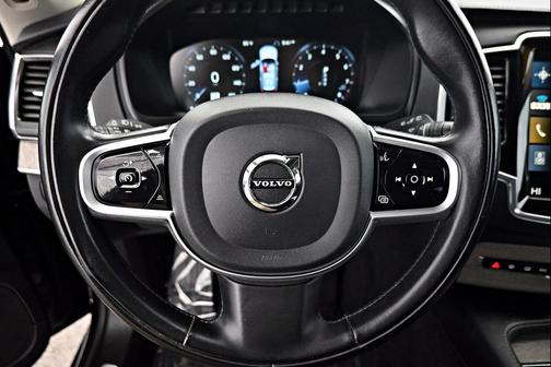 2022 Volvo XC90 T6 Inscription