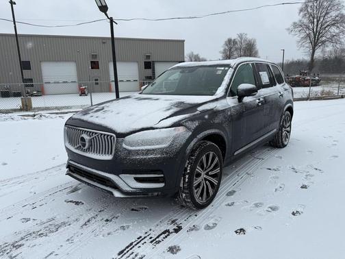 2022 Volvo XC90 T6 Inscription