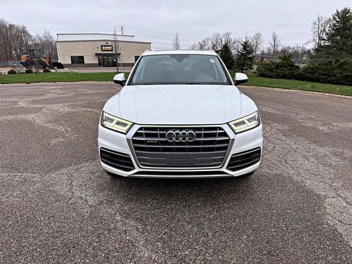 Ibis White 2018 Audi Q5 2.0T Tech Premium