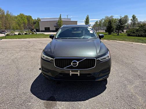 Maple Brown 2018 Volvo XC60 T6 Momentum