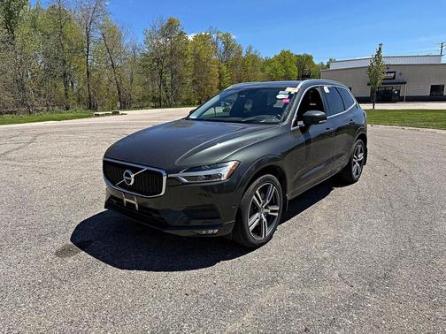 Maple Brown 2018 Volvo XC60 T6 Momentum