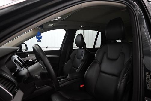 2021 Volvo XC90 T5 Momentum