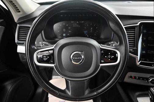 2021 Volvo XC90 T5 Momentum
