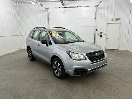 Ice Silver Metallic 2018 Subaru Forester 2.5i