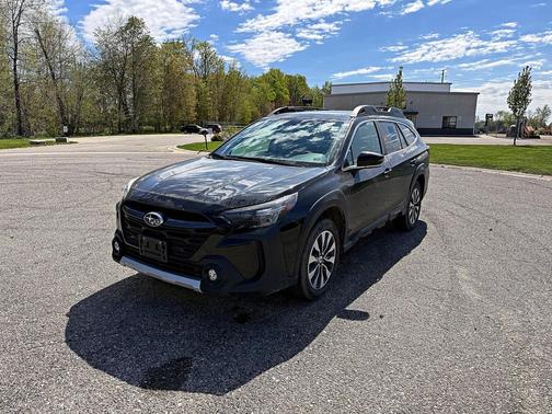 Crystal Black Silica 2023 Subaru Outback Limited
