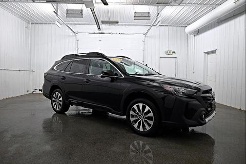 Crystal Black Silica 2023 Subaru Outback Limited