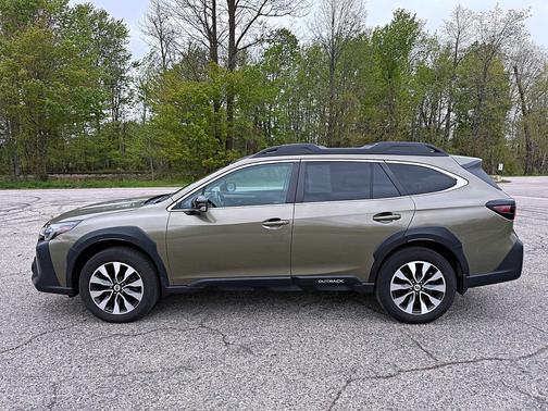 Autumn Green Metallic 2023 Subaru Outback Limited
