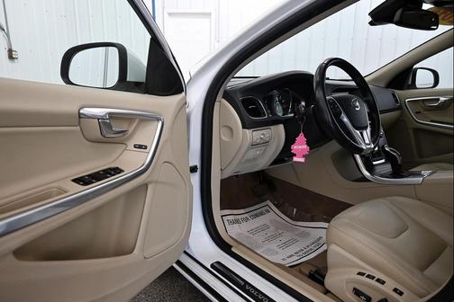 2015 Volvo V60 T5 Premier Plus