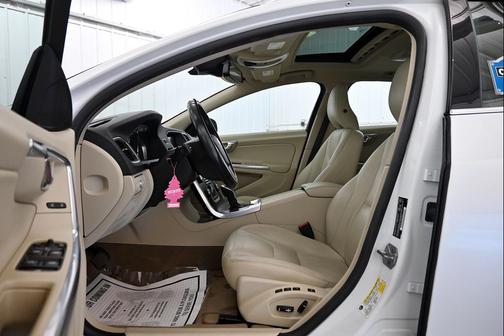 2015 Volvo V60 T5 Premier Plus