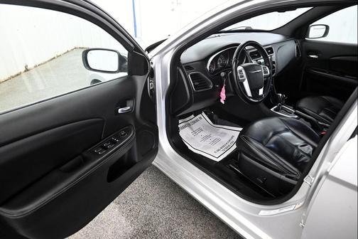 2012 Chrysler 200 Limited