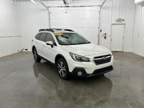 Crystal White Pearl 2019 Subaru Outback 3.6R Limited