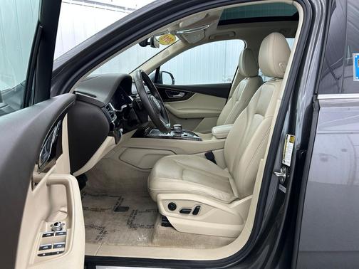 Graphite Gray 2018 Audi Q7 3.0T Prestige