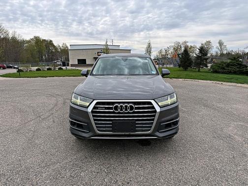 Graphite Gray 2018 Audi Q7 3.0T Prestige