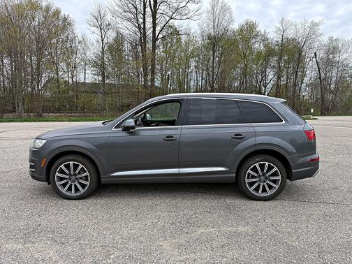 Graphite Gray 2018 Audi Q7 3.0T Prestige