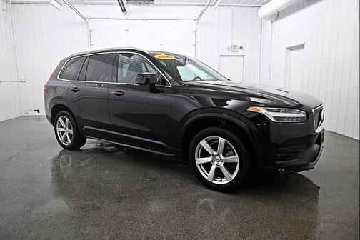 2020 Volvo XC90 T6 Momentum