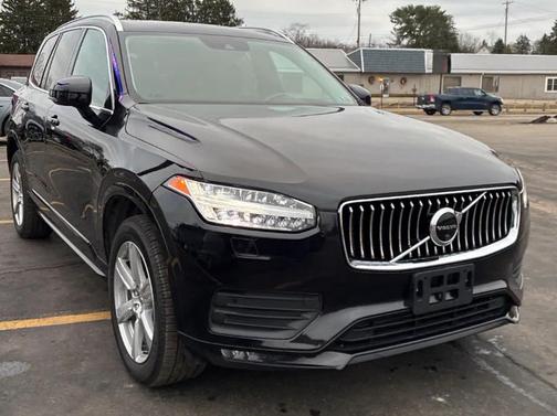 2020 Volvo XC90 T6 Momentum