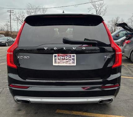 2020 Volvo XC90 T6 Momentum