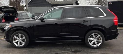2020 Volvo XC90 T6 Momentum
