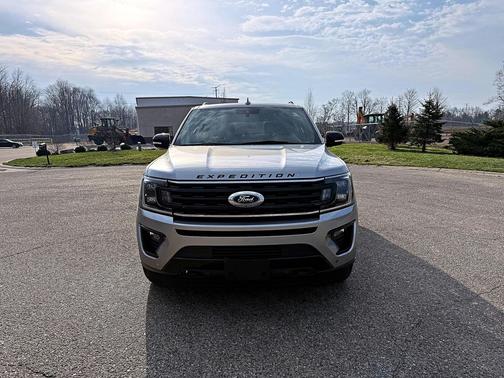 Iconic Silver Metallic 2021 Ford Expedition Max Limited