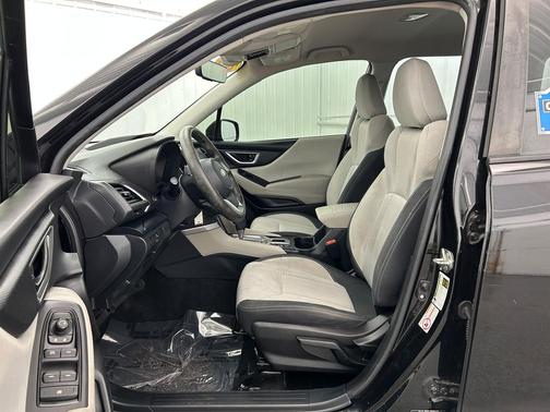Crystal Black Silica 2019 Subaru Forester Base