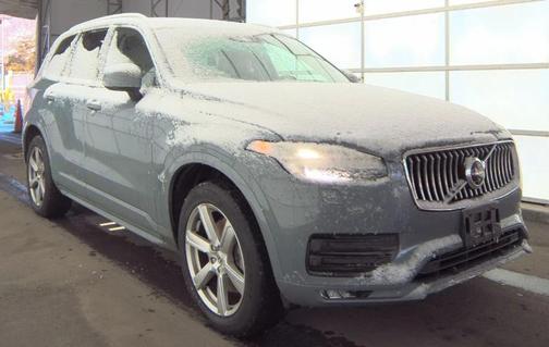 2020 Volvo XC90 T6 Momentum