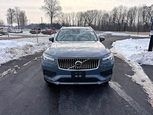 2020 Volvo XC90 T6 Momentum