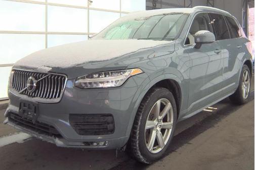 2020 Volvo XC90 T6 Momentum