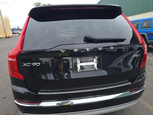 2022 Volvo XC90 T6 Inscription