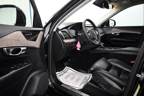 2022 Volvo XC90 T6 Inscription