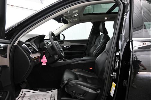 2022 Volvo XC90 T6 Inscription